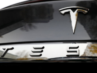 特斯拉与松下签署为期三年的电动汽车电池协议