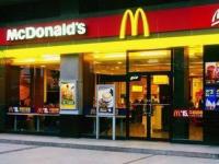 麦当劳宣布计划今年夏天雇用260,000名餐厅员工