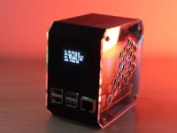 这款迷你Raspberry Pi桌面拥有自己的OLED状态显示