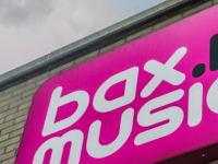 尽管商店减少但Bax Music销售额仍在增长