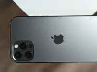 苹果研究iPhone内置传感器的电池膨胀检测