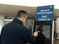 大众汽车零售商推出机场式数字登机亭