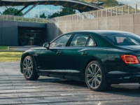Bentley的混合动力车系列已经通过Flying Spur Hybrid轿车进行了扩展