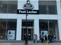 Foot Locker开设了第二家加拿大社区电力多伦多商店