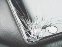 未来的iPhone可以自动警告用户显示屏破裂和损坏