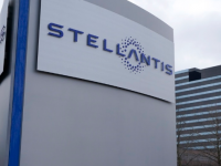 2月24日Stellantis 在合并的第一年报告了 $15B 的利润