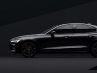 2月24日2022年沃尔沃S60黑色版使轿车的装饰变暗