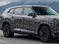 2022 BMW XM 原型车的首次驾驶测评